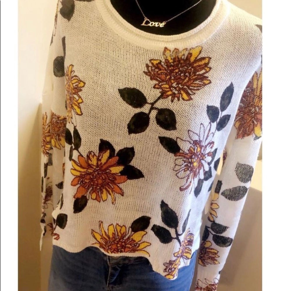 Flower Pullover - Picture 2 of 2